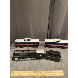 EZTEC North Pole Express Christmas Train: Engine, Tender, 2 Cars Track No Remote